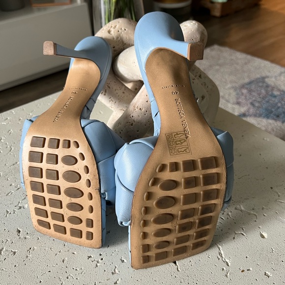 BOTTEGA VENETA Lido Sandals in color Ice (blue) - Picture 9 of 12